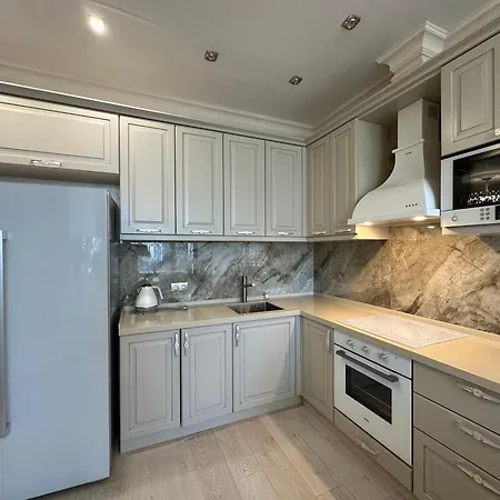 солидная 2к в центре аркадии Apartment Odesa