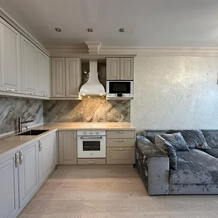 Apartment солидная 2к в центре аркадии *